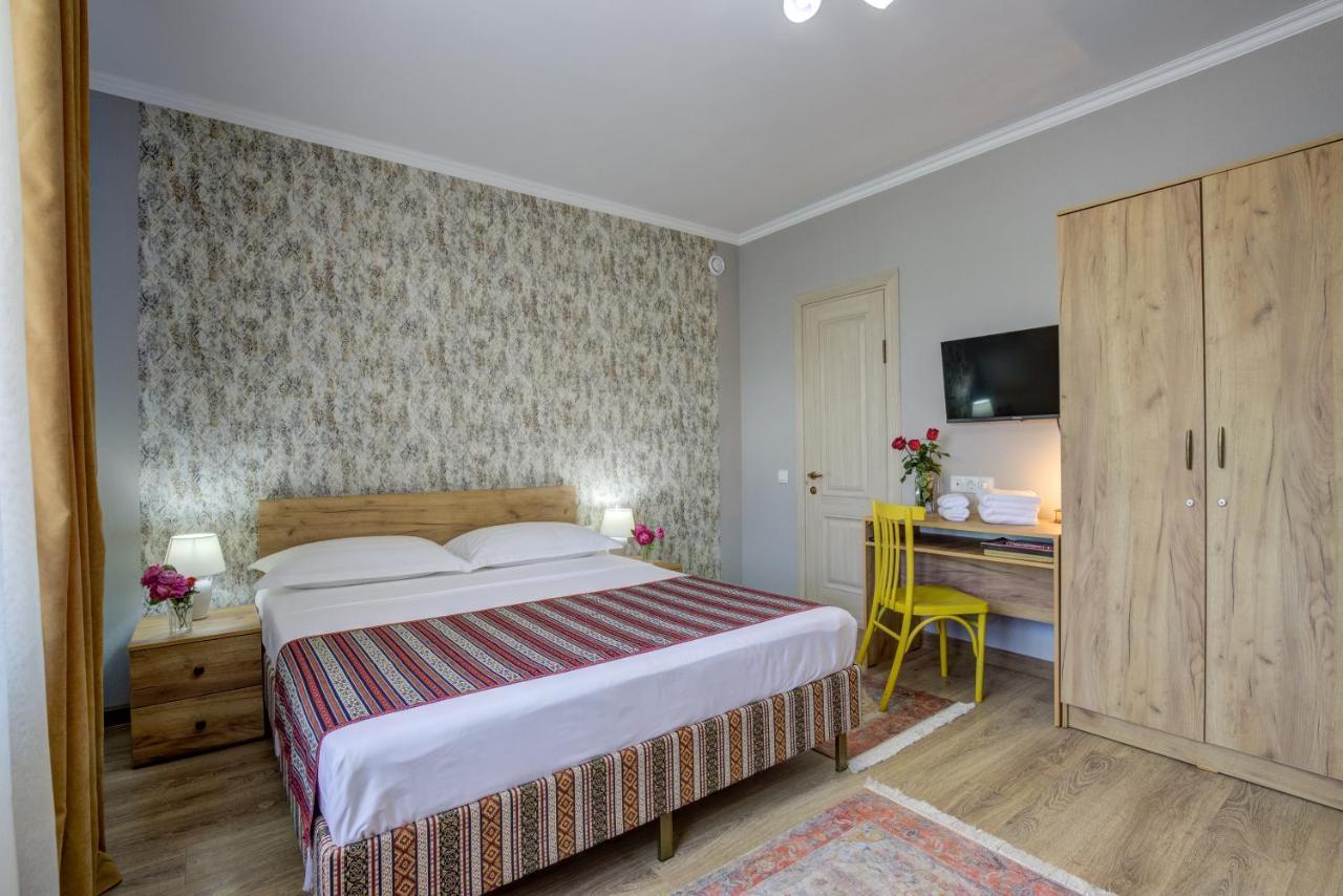 Ordo Hotel Karakol Exteriör bild